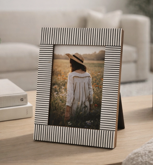 Photo Frame - Black & White Resin